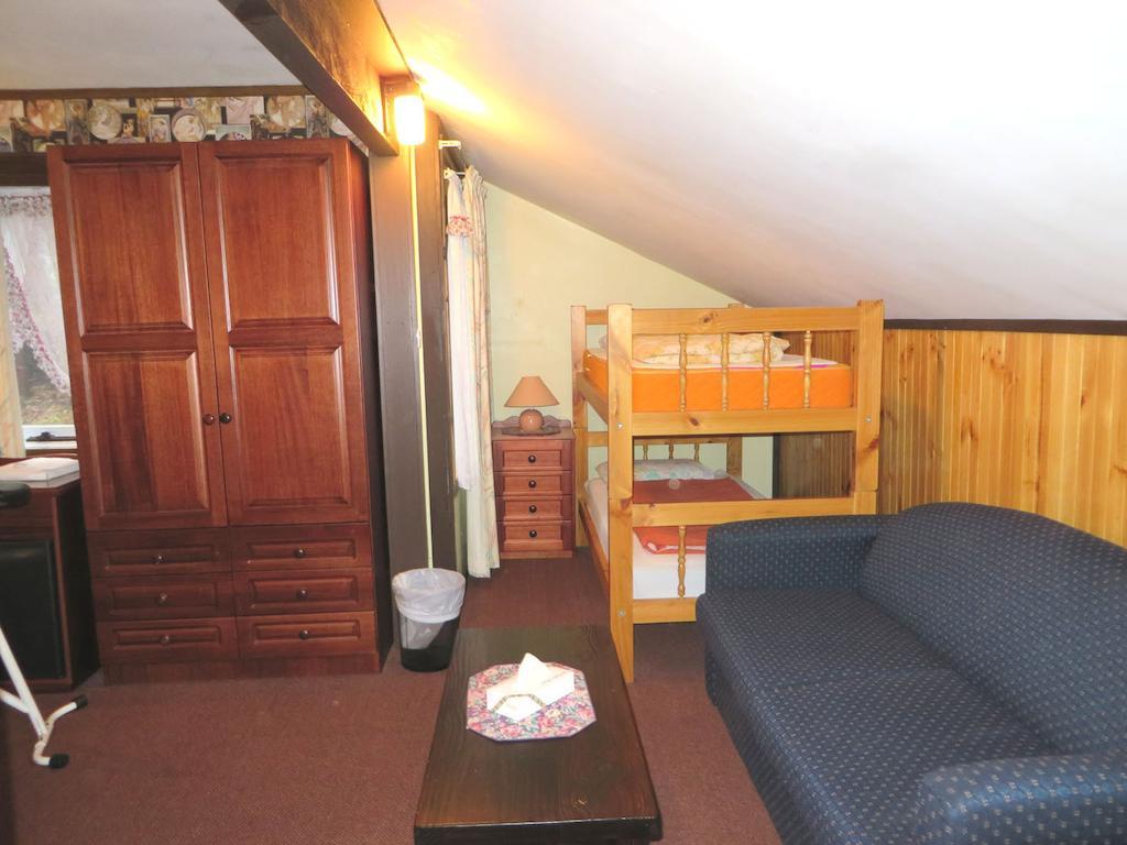 Karelia Alpine Lodge Falls Creek Room photo