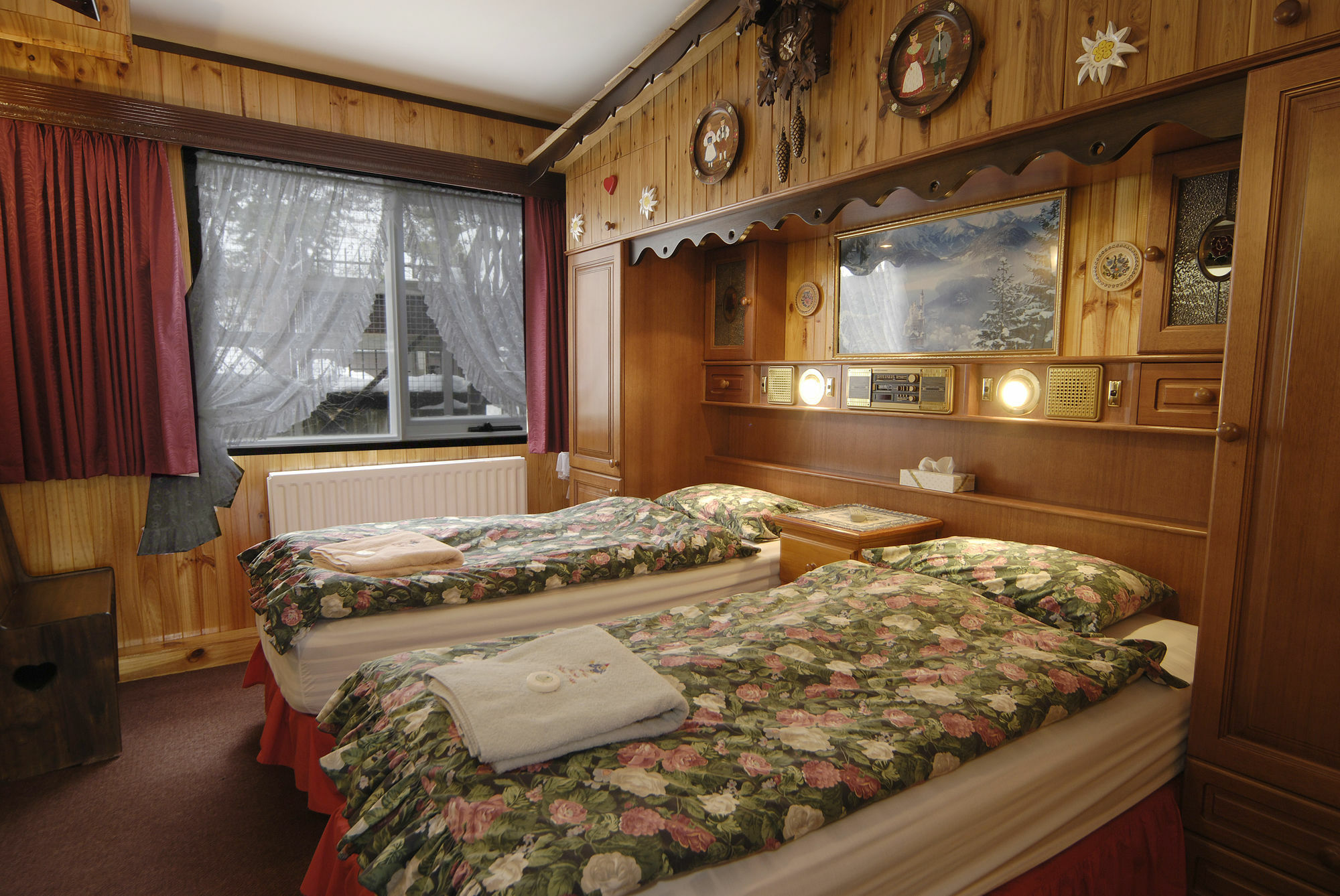 Karelia Alpine Lodge Falls Creek Exterior photo
